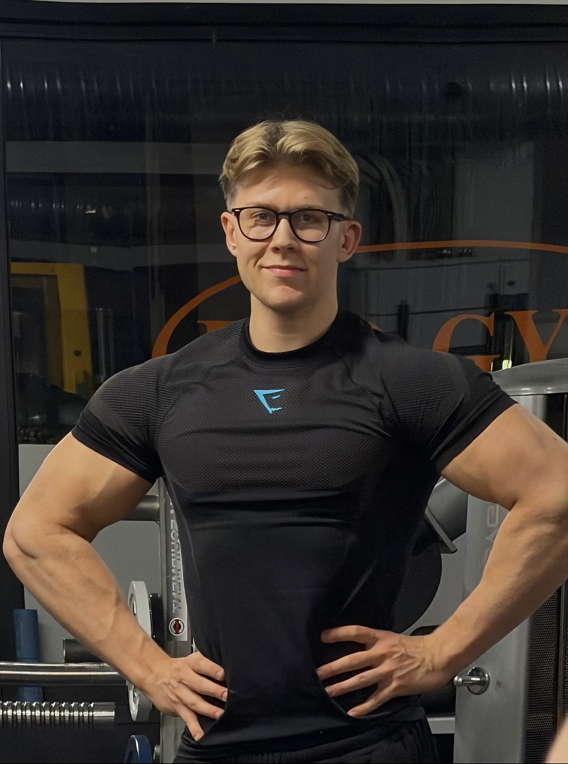 Stian Kullerød, personlig trener, i treningsstudioet